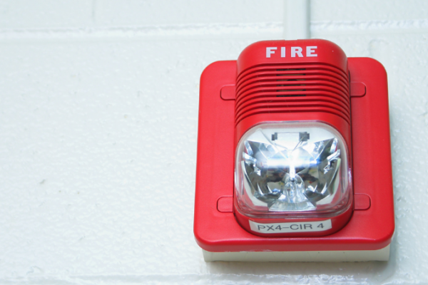Inovações no combate a incêndios estão revolucionando a segurança. Veja como a tecnologia tem ajudado a prevenir tragédias e salvar vidas com mais eficiência.
